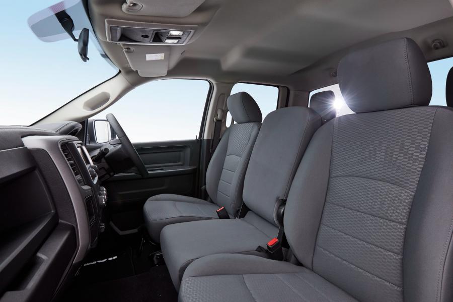 Интерьер Ram 1500 Express Quad Cab (DS) 2018 года  (AU) (фото 28 из 28)